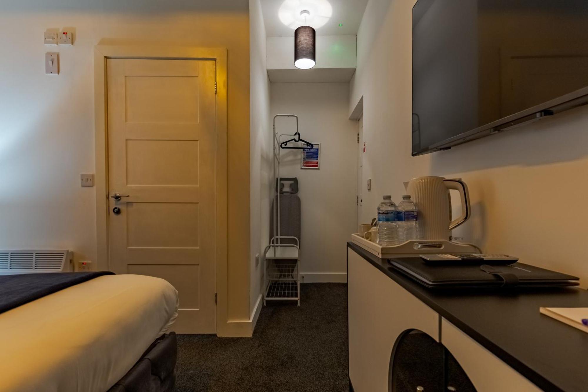 Stay Hub City Centre - Self Check-In Birmingham Bilik gambar